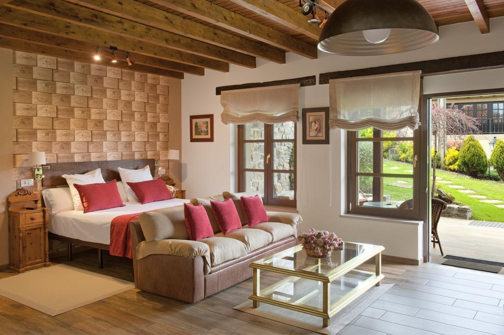 Apartamentos El Llugaron Miravalles Ngoại thất bức ảnh
