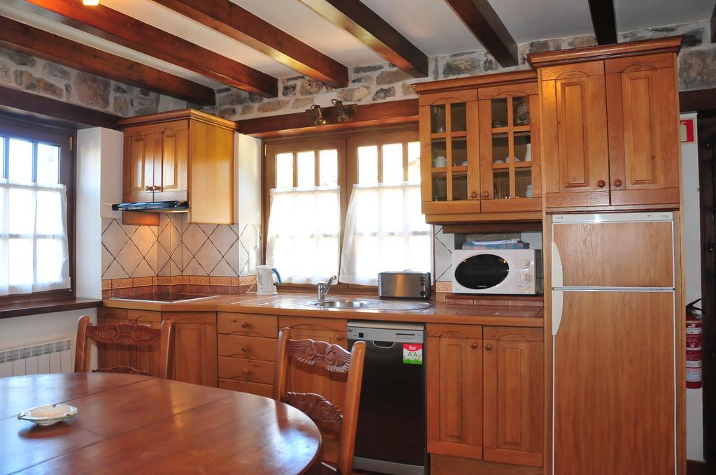 Apartamentos El Llugaron Miravalles Ngoại thất bức ảnh